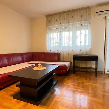 Apartament Red Rose *